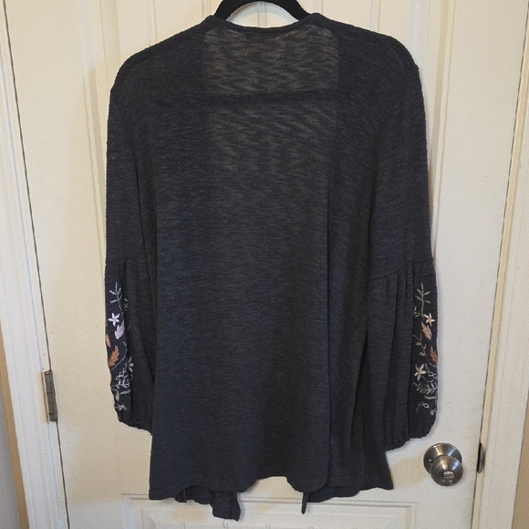 Embroidered Balloon Sleeve Open-front Gray Cardigan Sweater - Picture 4 of 6